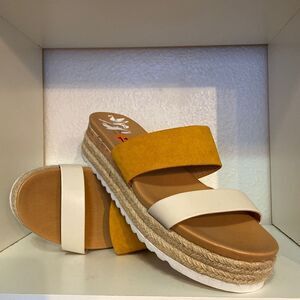 Chinese Laundry Espadrille Platform Slip On Two Tone Sandal